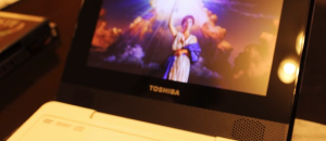 どこでもDVDを楽しめる！REGZAポータブルDVDプレイヤー「SD-P77S」を買ってみた。